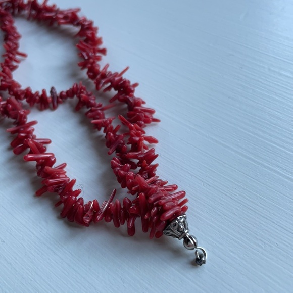 Vintage | Triple Strand Coral Necklace - Picture 6 of 7